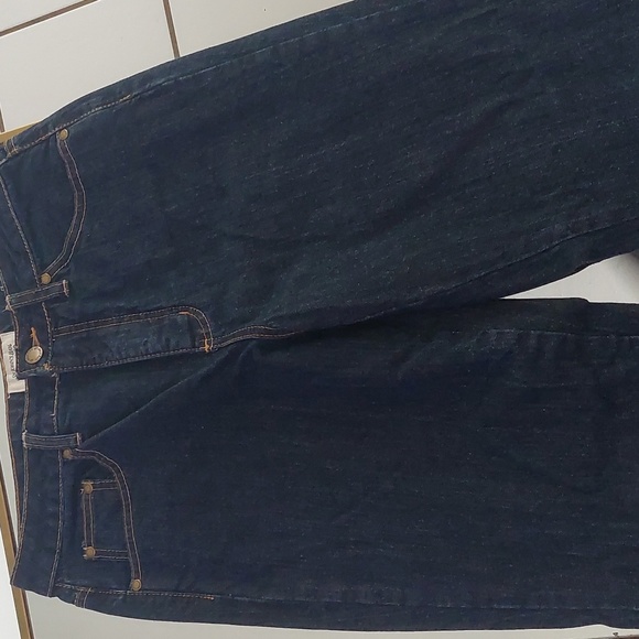 ST JOHN'S BAY - Picture 2 of 13